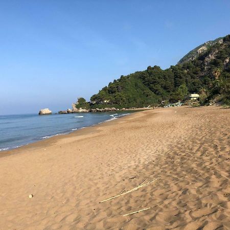 Seafront Calista Beach House With Garden Glifada Dış mekan fotoğraf