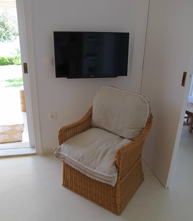 Seafront Calista Beach House With Garden Glifada Dış mekan fotoğraf