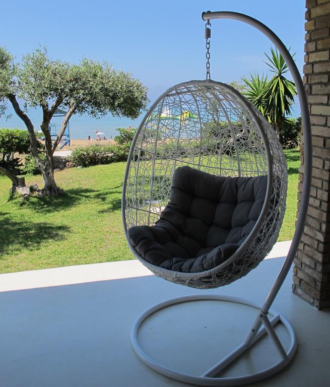 Seafront Calista Beach House With Garden Glifada Dış mekan fotoğraf
