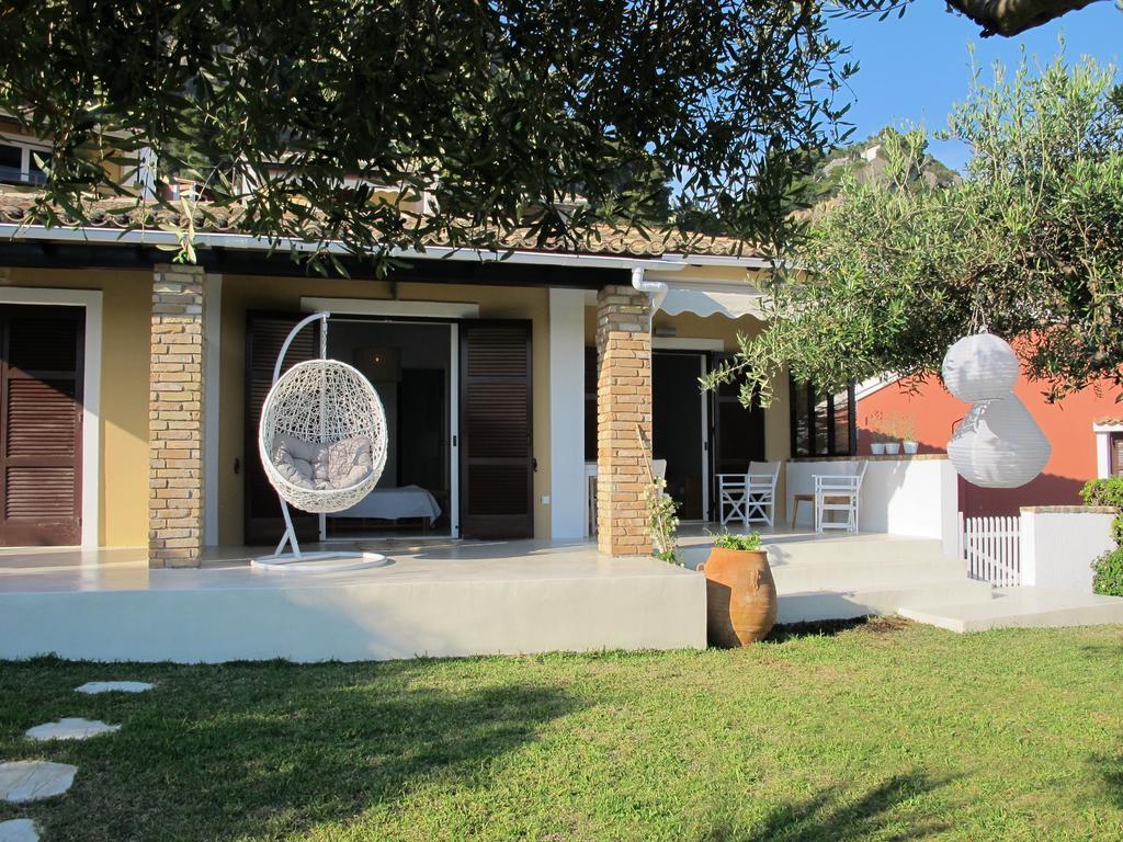 Seafront Calista Beach House With Garden Glifada Dış mekan fotoğraf