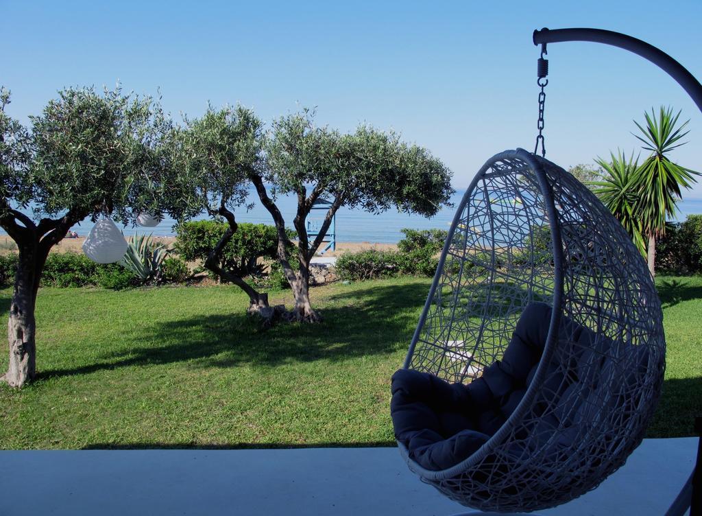 Seafront Calista Beach House With Garden Glifada Dış mekan fotoğraf