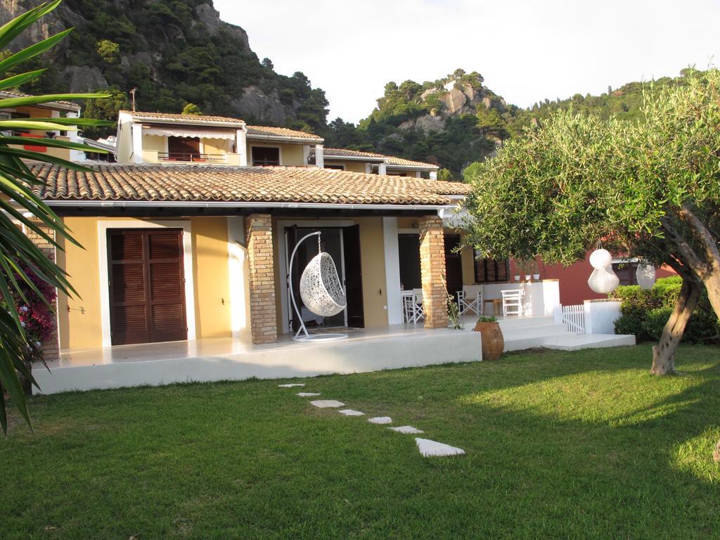 Seafront Calista Beach House With Garden Glifada Dış mekan fotoğraf