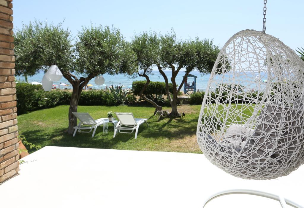 Seafront Calista Beach House With Garden Glifada Dış mekan fotoğraf